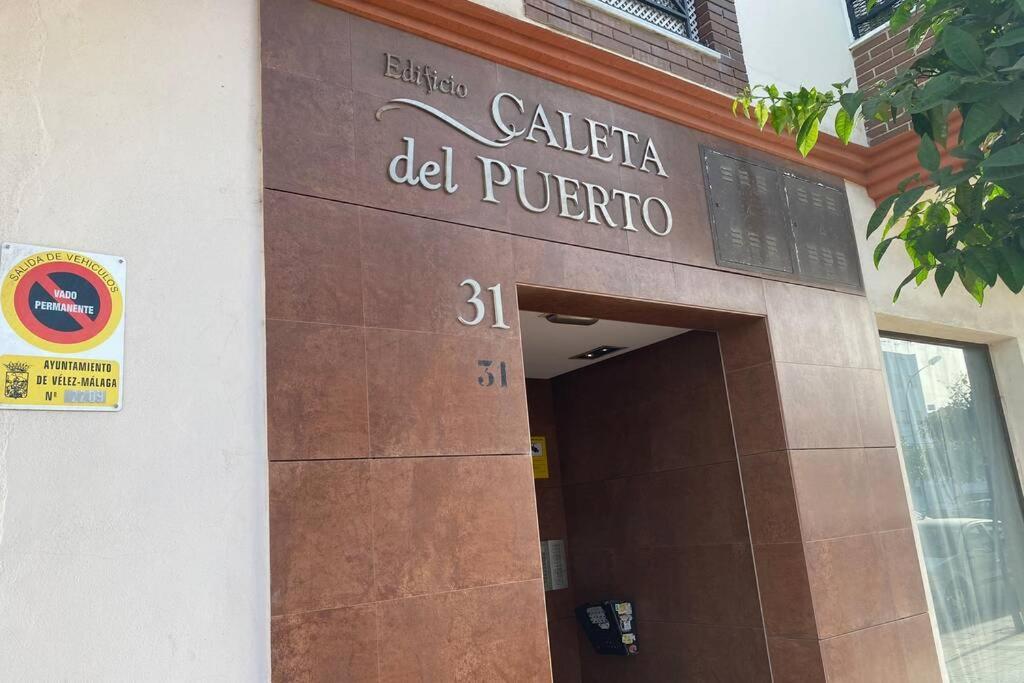 Apartamento primera línea playa. Vistas al mar Caleta De Velez Exterior foto