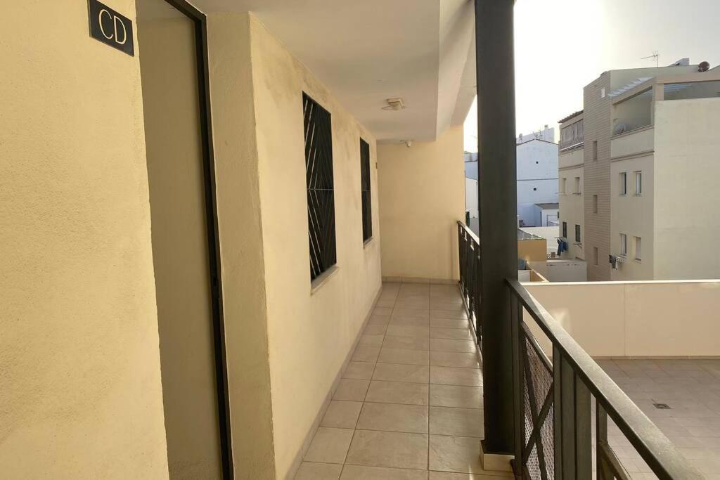Apartamento primera línea playa. Vistas al mar Caleta De Velez Exterior foto