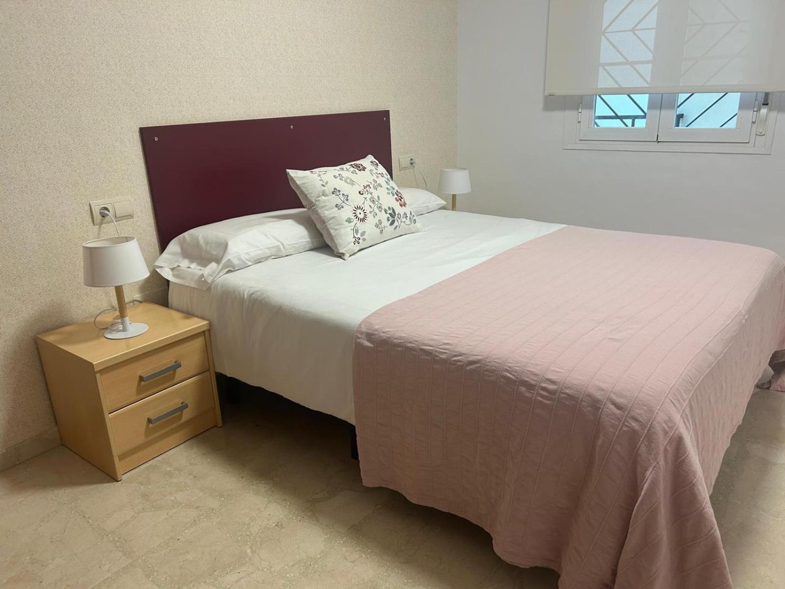 Apartamento primera línea playa. Vistas al mar Caleta De Velez Exterior foto