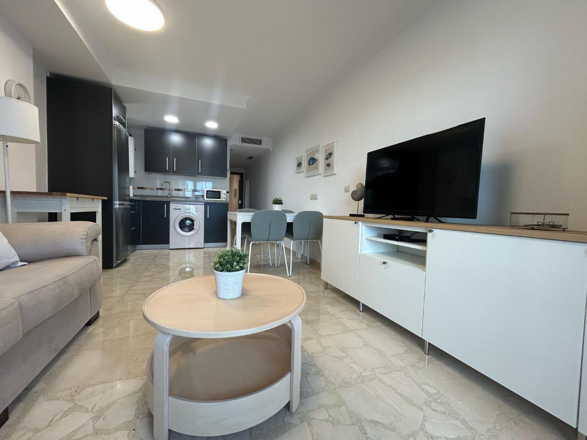 Apartamento primera línea playa. Vistas al mar Caleta De Velez Exterior foto